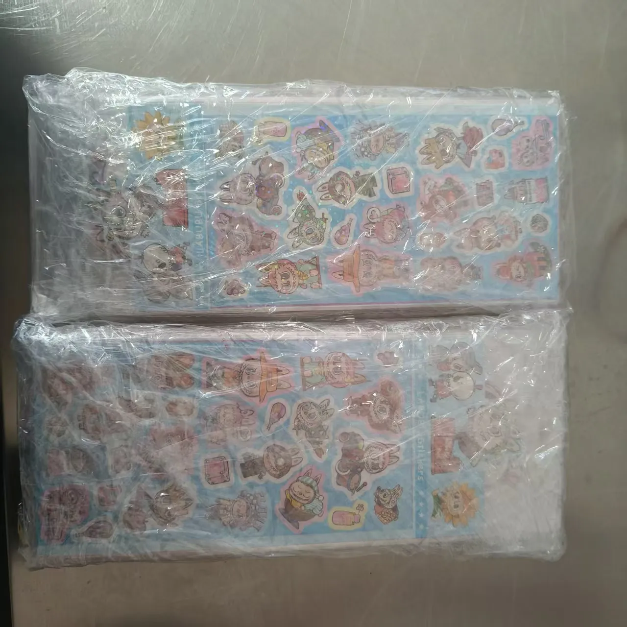 W zeszłym tygodniu firma wysłała nowe wycinane naklejki dla dzieci