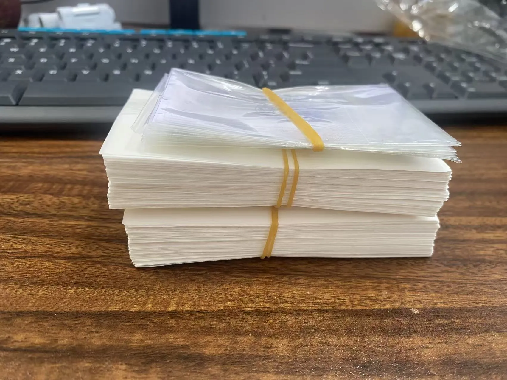 Naklejka na kartę kredytową z hologramem JOJO Pac wysłana do Pakistanu