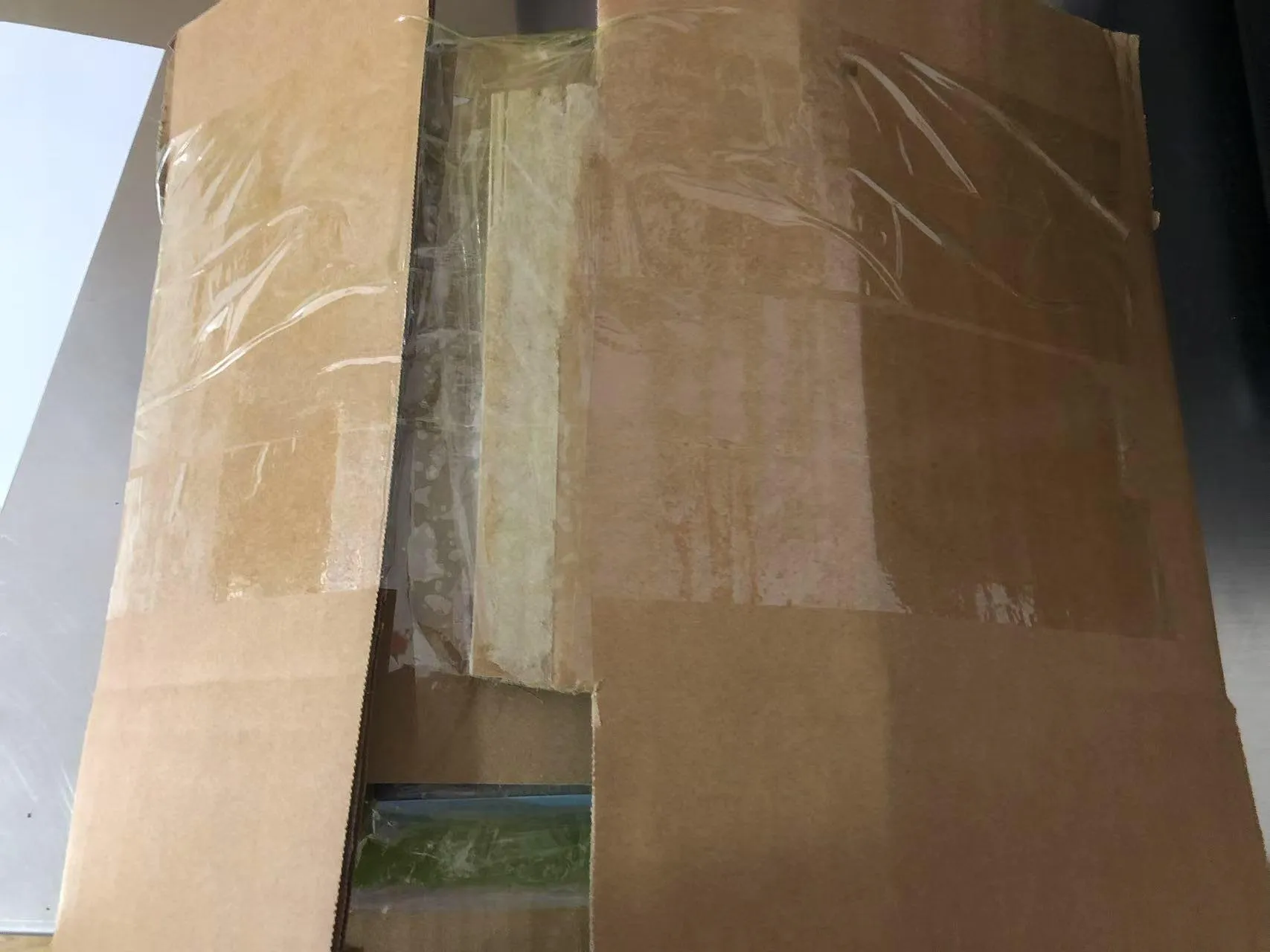 Postęp w wysyłaniu przenośnych książeczek z naklejkami dla dzieci do Ugandy