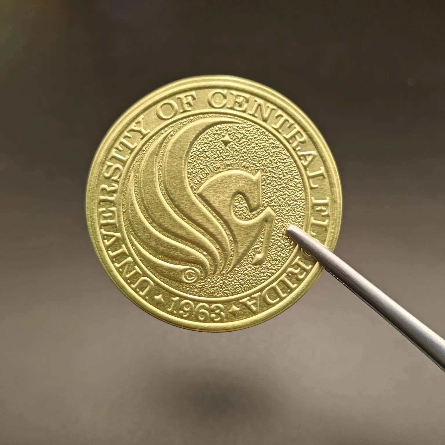 W jaki sposób etykieta wina może sprawić, że Twojej butelki nie będzie można zignorować?