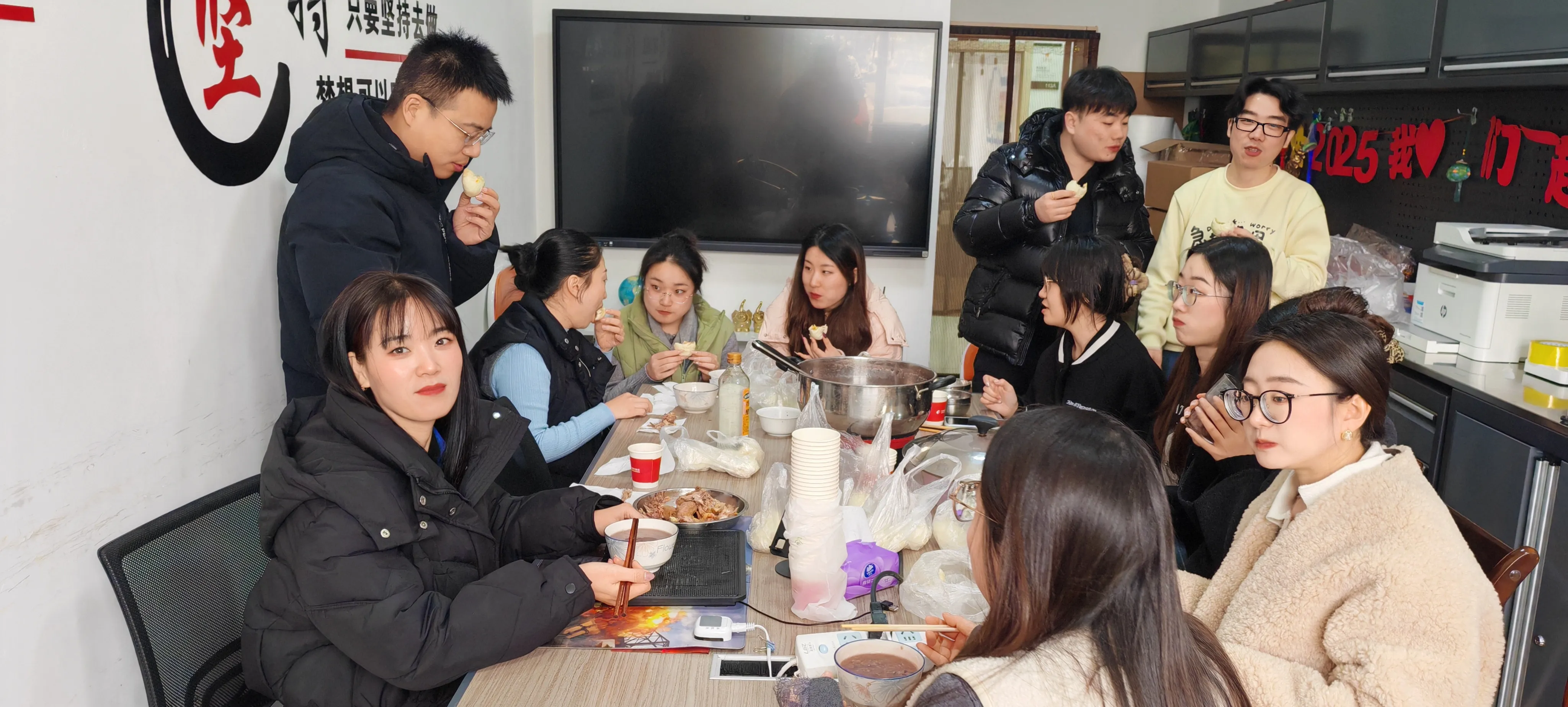 Smak tradycji i ciepłe życzenia w JOJO Pack