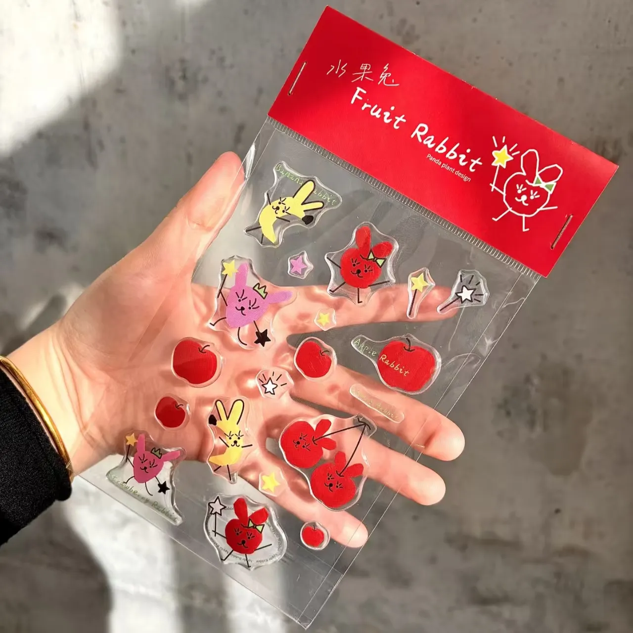 Dlaczego etykiety epoksydowe sprawiają, że produkty wyglądają bardziej premium?