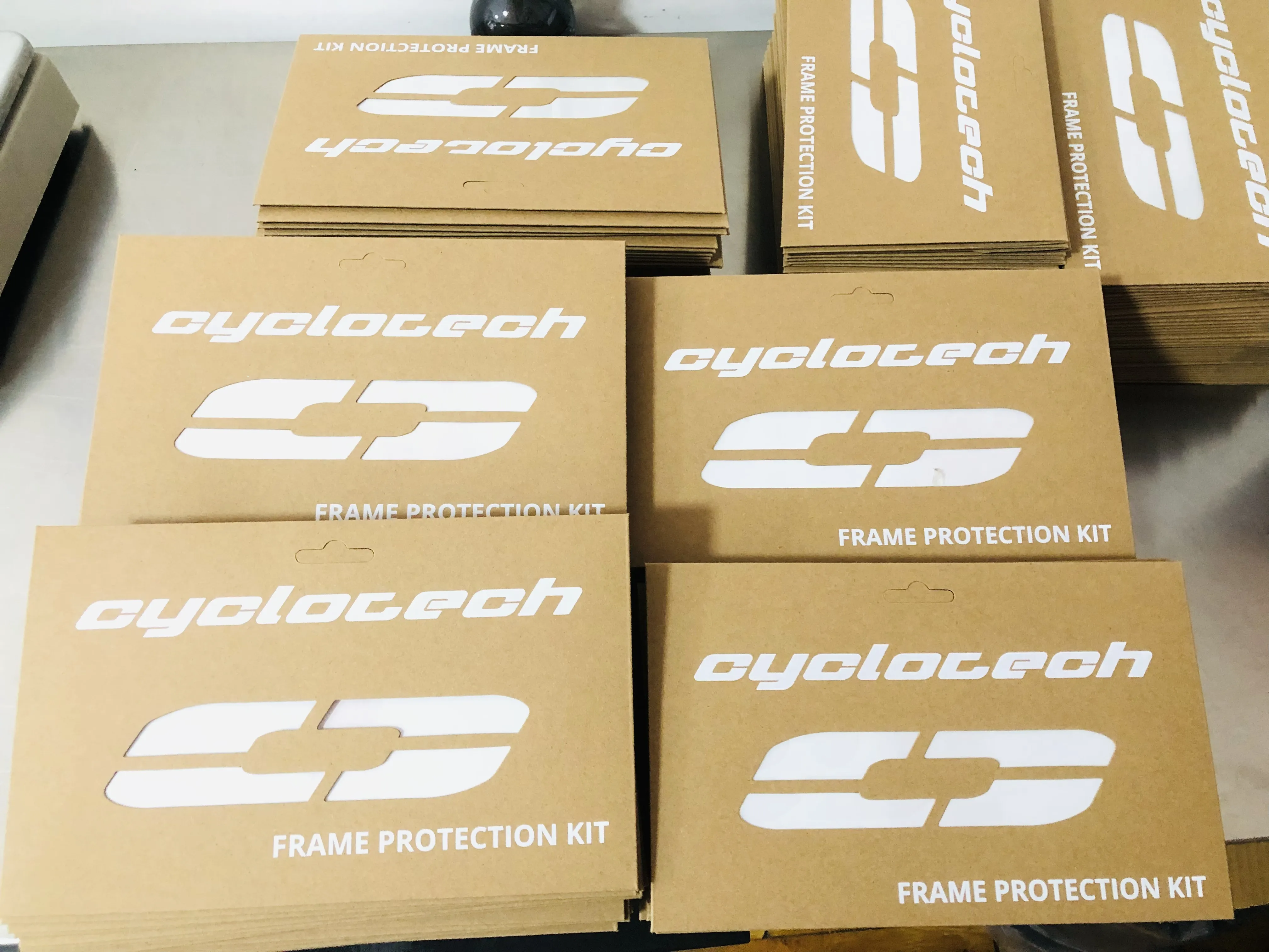 Naklejki na ramę roweru są teraz dostarczane do Holandii