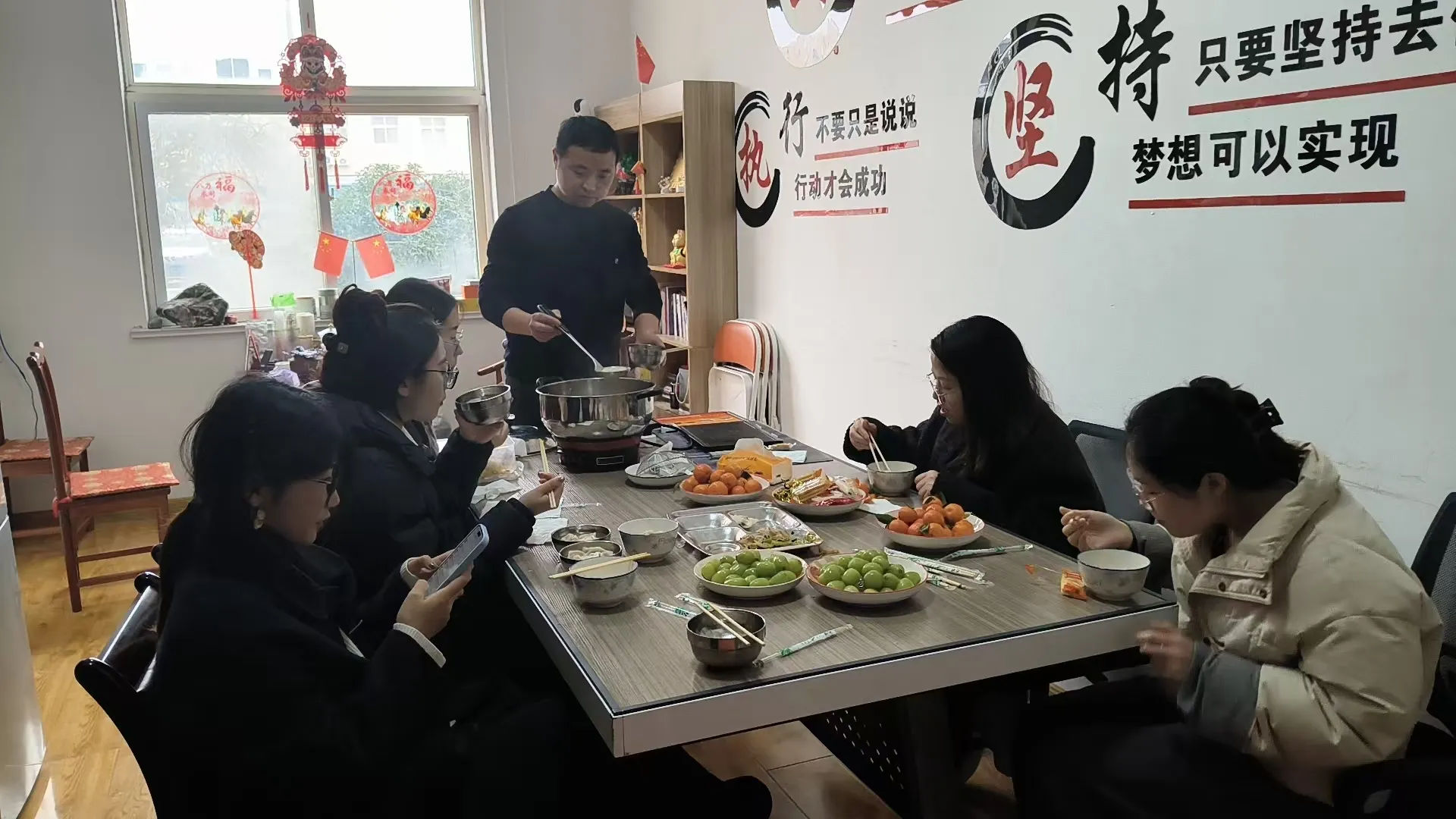 JOJO Pack świętuje Święto Latarni z Tangyuanem