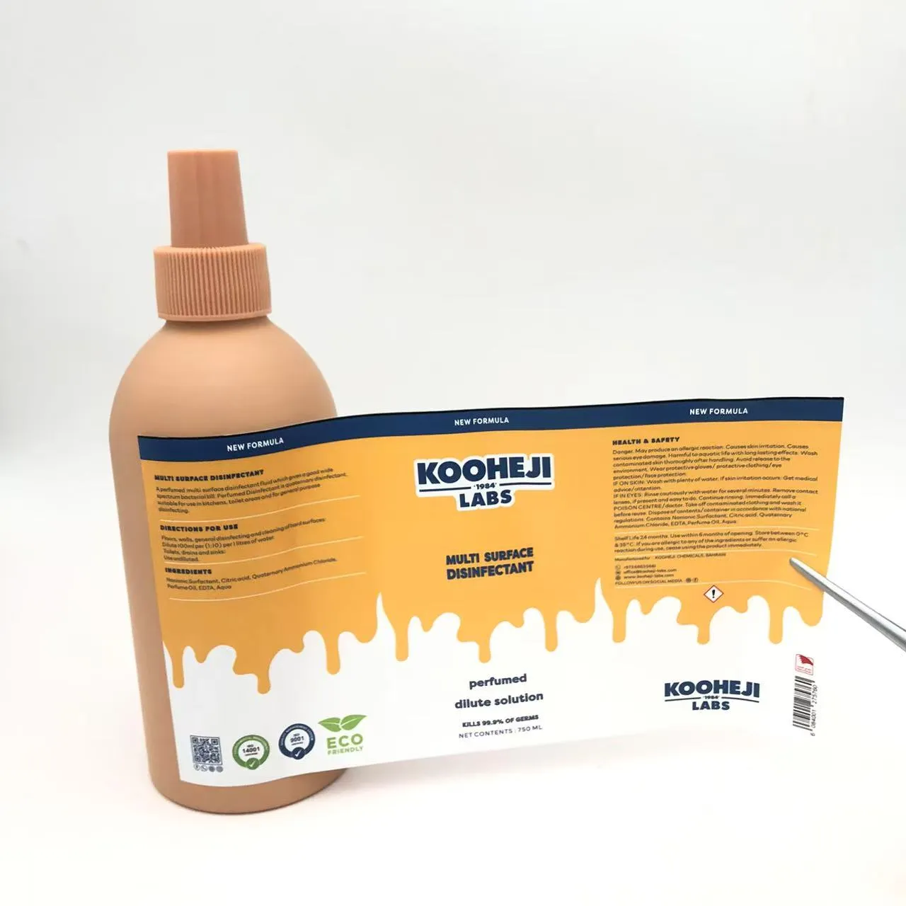 Etykiety na opakowania butelek ze środkami dezynfekcyjnymi